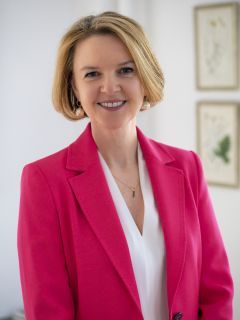 mcginty_geraldine_headshot_0.jpg